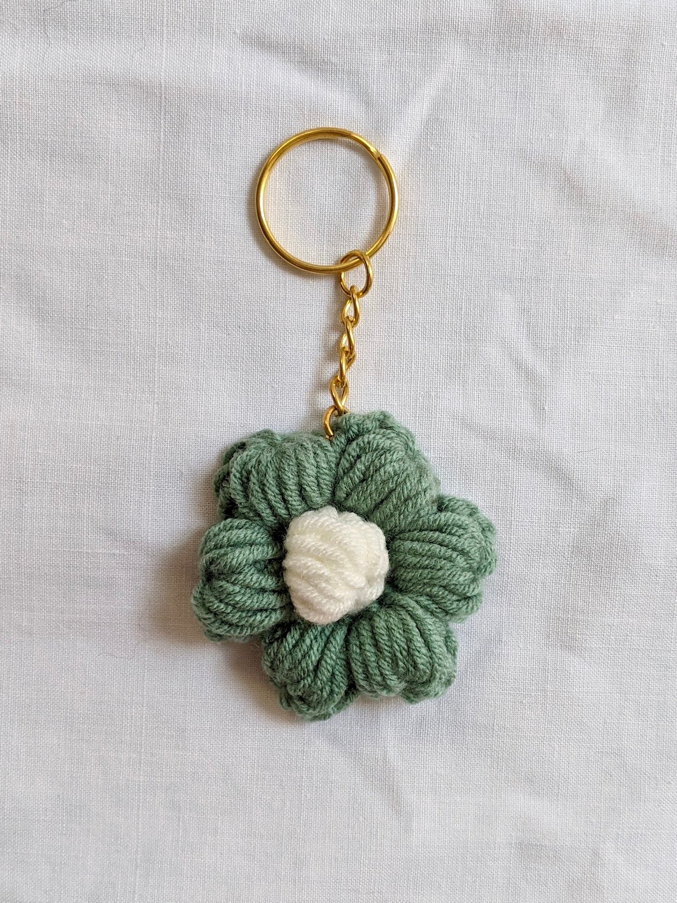 Puff flower keychain