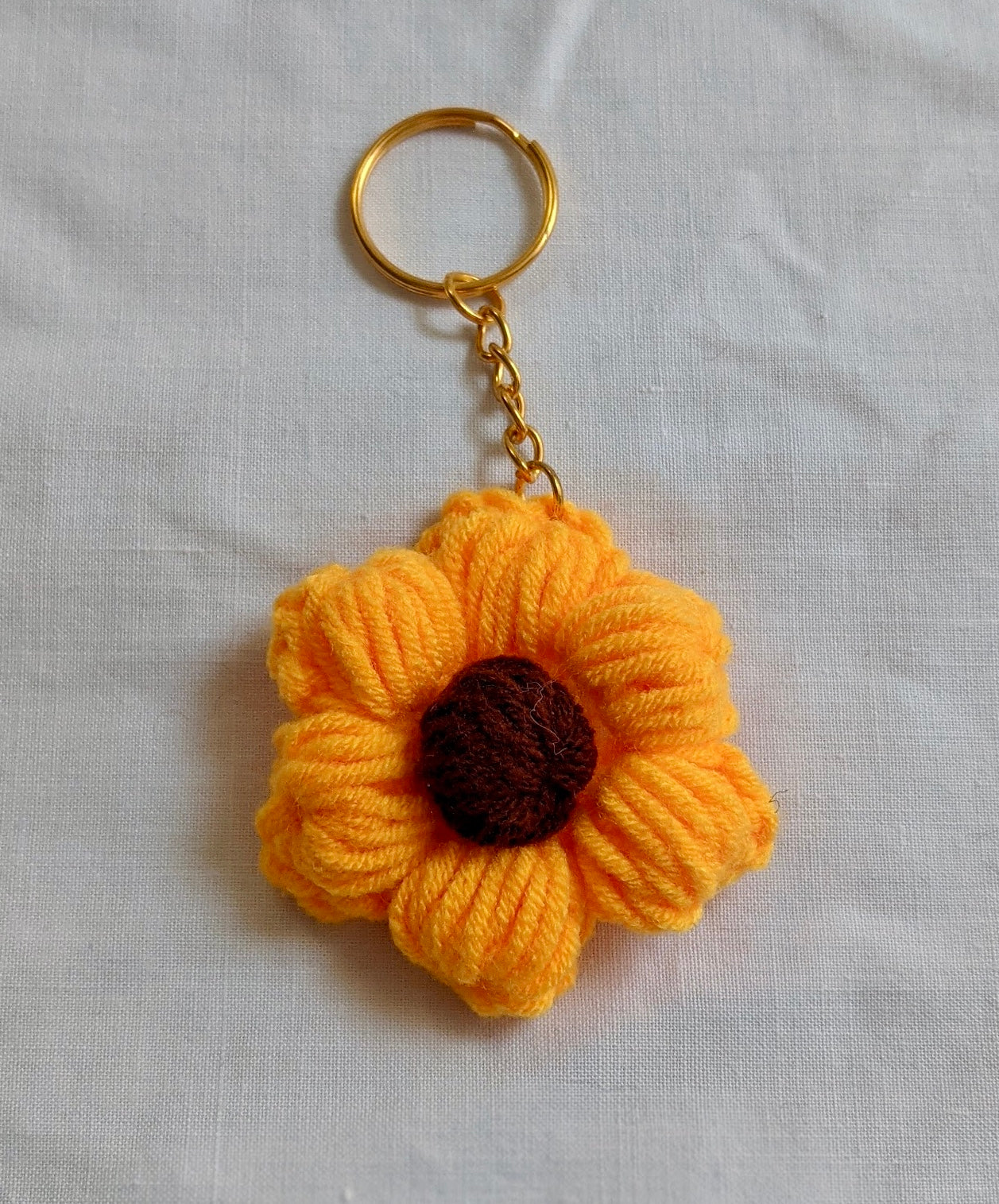 Puff flower keychain