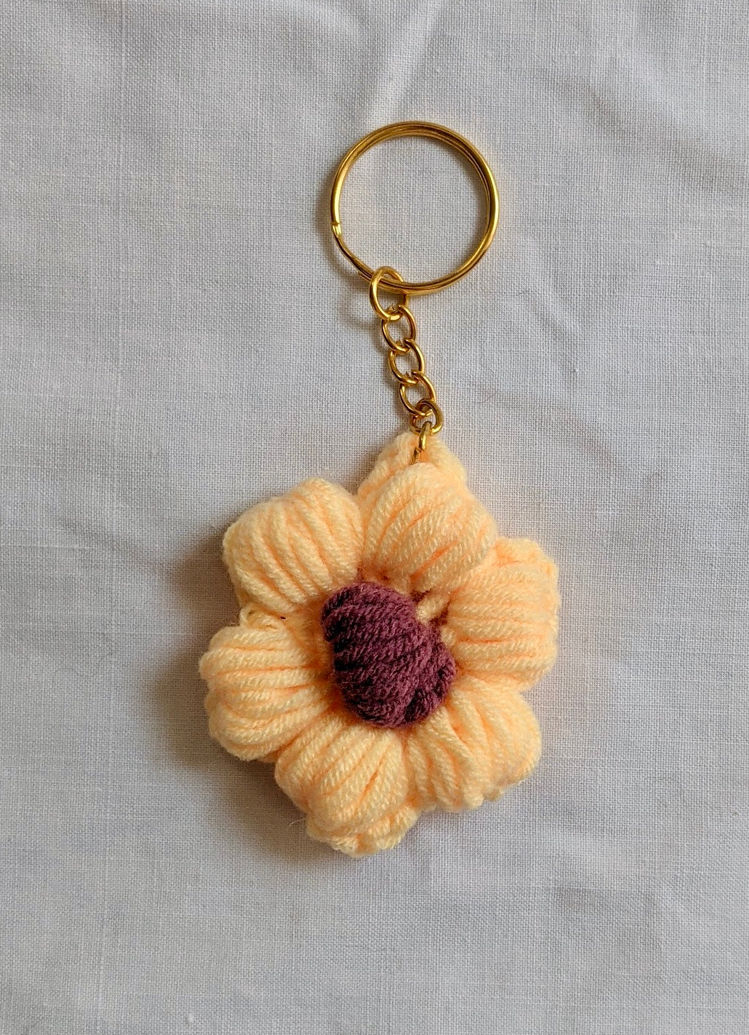 Puff flower keychain