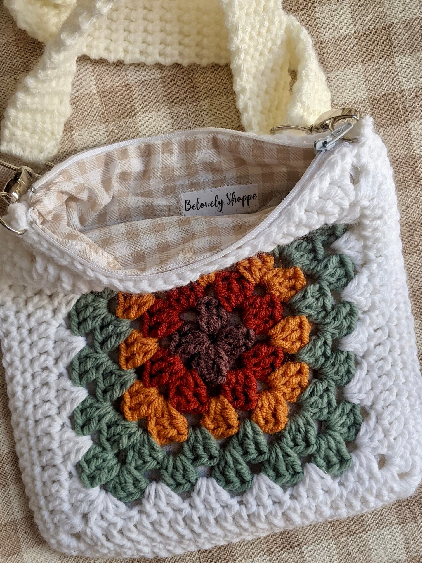 White- Granny square crossbody