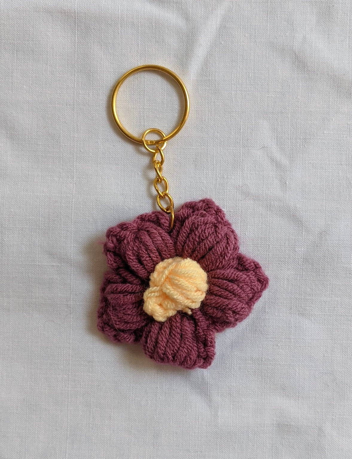 Puff flower keychain