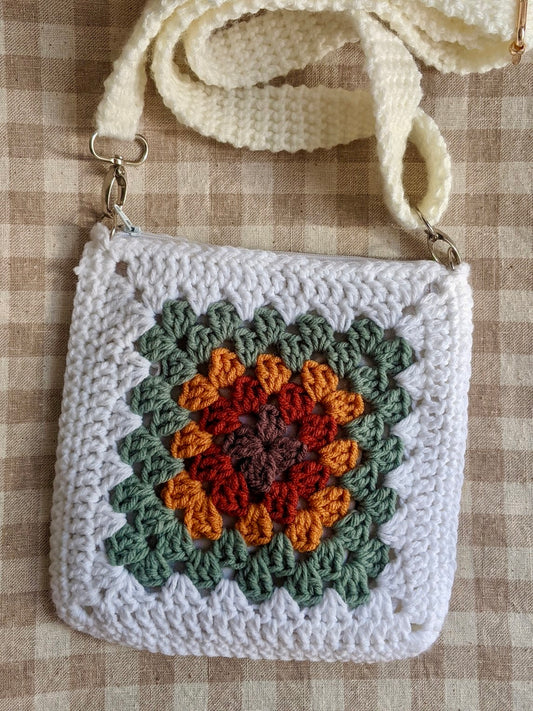 White- Granny square crossbody